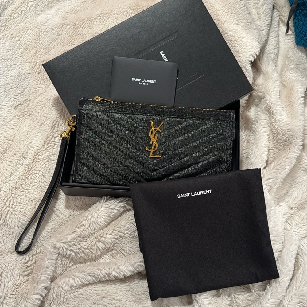 YSL CASSANDRE MATELASSÉ LARGE POUCH IN GRAIN DE POUDRE LEATHER
BLACK